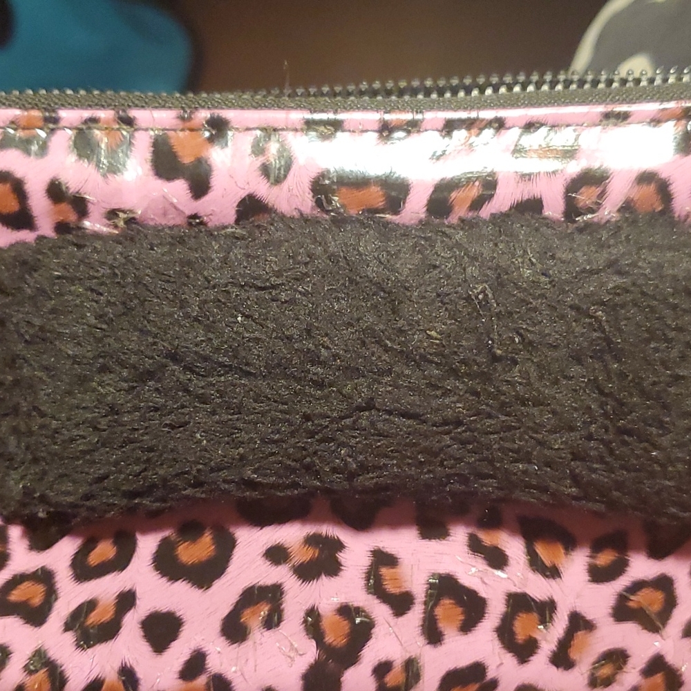 NWOT No Boundaries Pink Leopard Phone Wallet